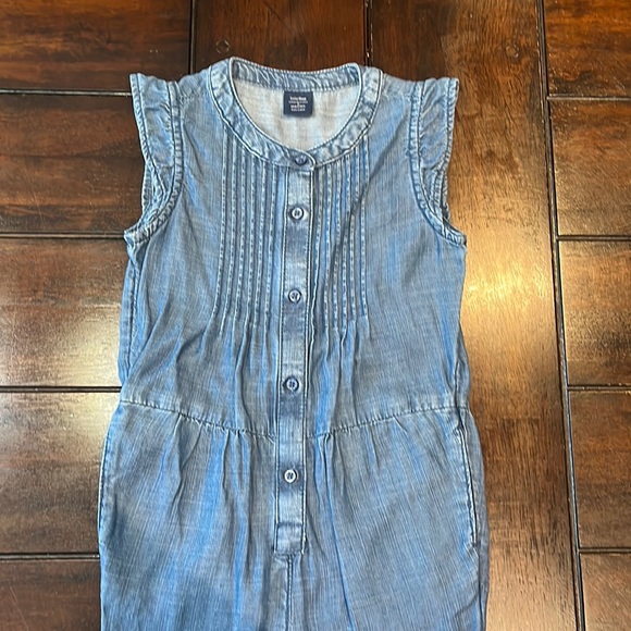 Baby gap girls chambray romper in medium denim - Picture 2 of 6